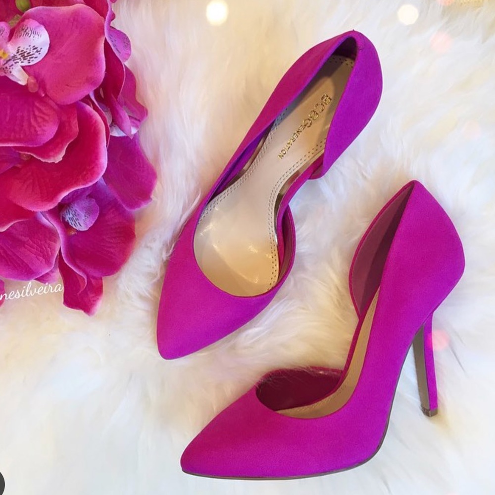 Never worn! Brand new comes with the box